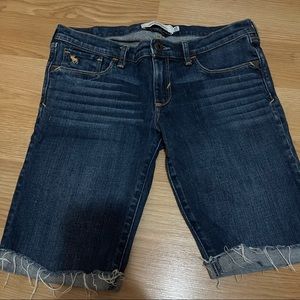 [Abercrombie] knee length shorts